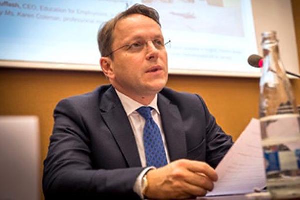 20191217_varhelyi.jpg