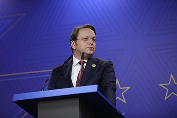 Commissioner Várhelyi